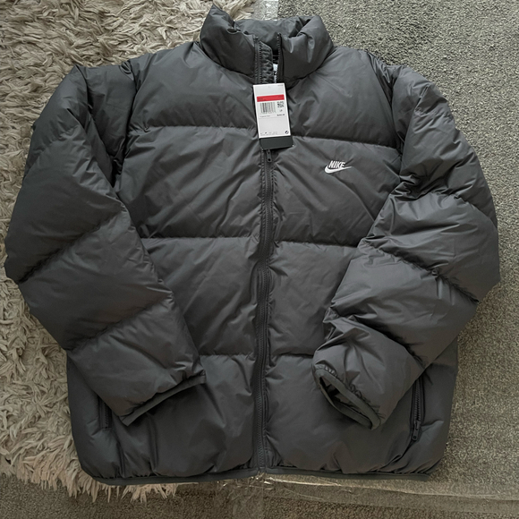 NIKE Men’s L Sportswear Club Therma-Fit Puffer Jacket